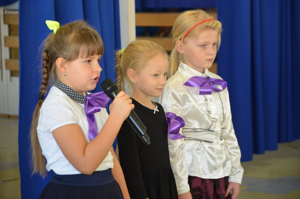 Kartuzy. Pierwszaki ślubowały i zostały oficjalnie przyjęte do społeczności szkolnej