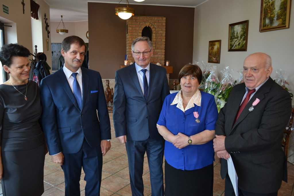 Somonino. Pary z 50-letnim i 60-letnim stażem świętowały jubileusze małżeńskie