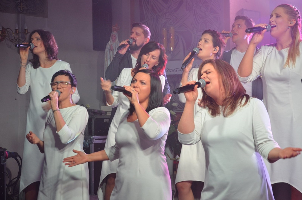 Zespół Trzecia Godzina Dnia zaśpiewał dla Kartuskiego Hospicjum