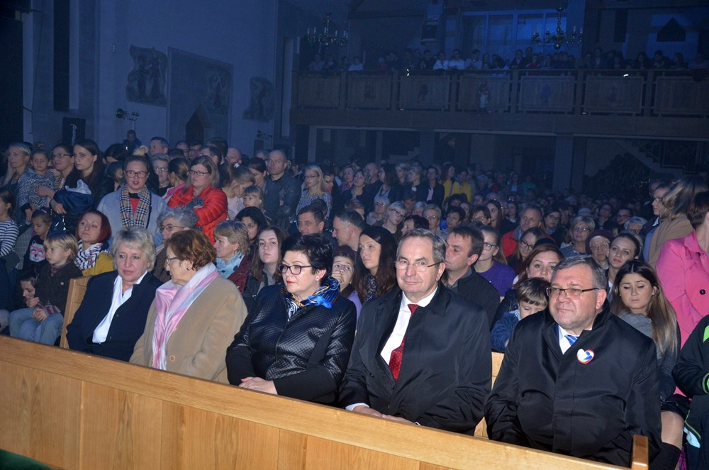 Zespół Trzecia Godzina Dnia zaśpiewał dla Kartuskiego Hospicjum