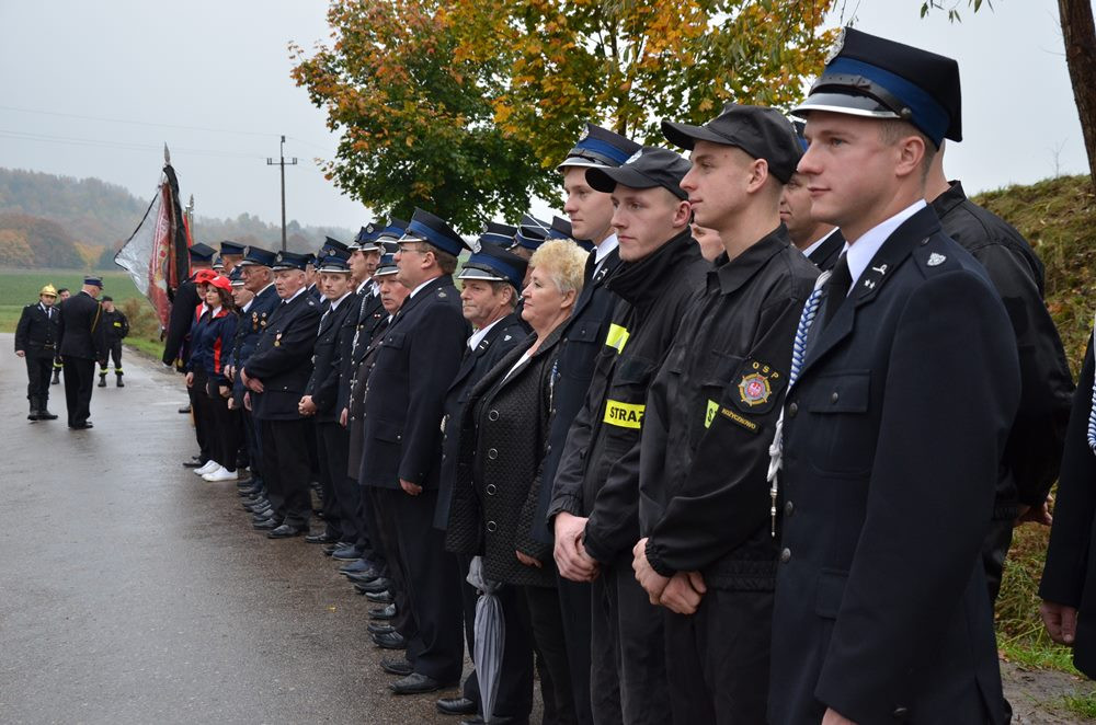 Kożyczkowo. Strażacy z odnowioną remizą i nowym sztandarem