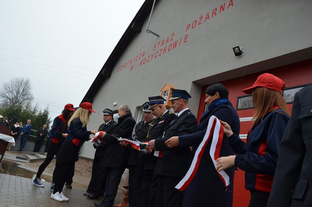 Kożyczkowo. Strażacy z odnowioną remizą i nowym sztandarem