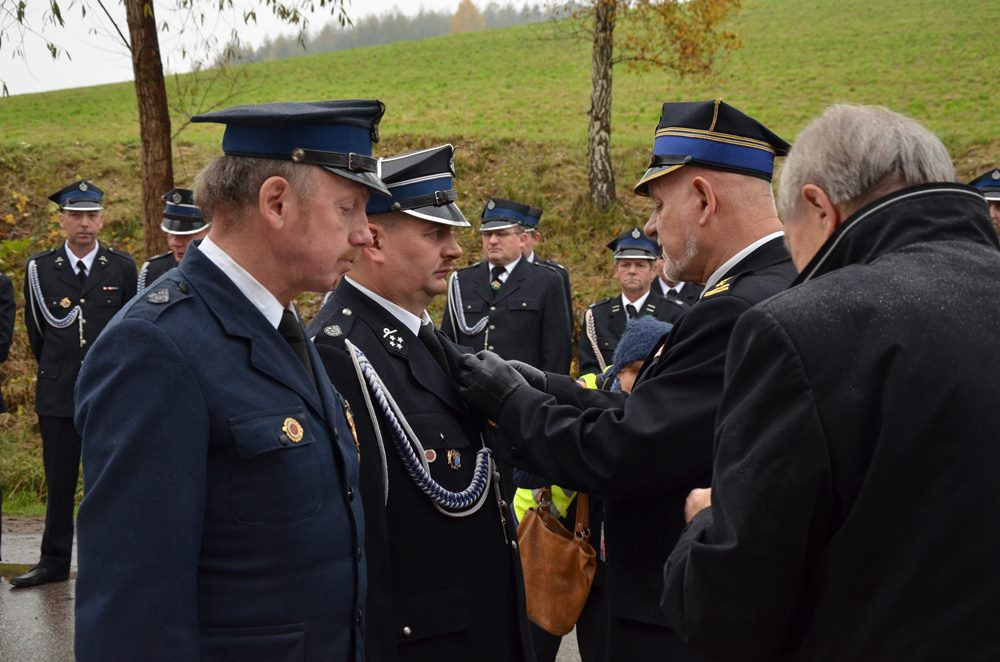 Kożyczkowo. Strażacy z odnowioną remizą i nowym sztandarem