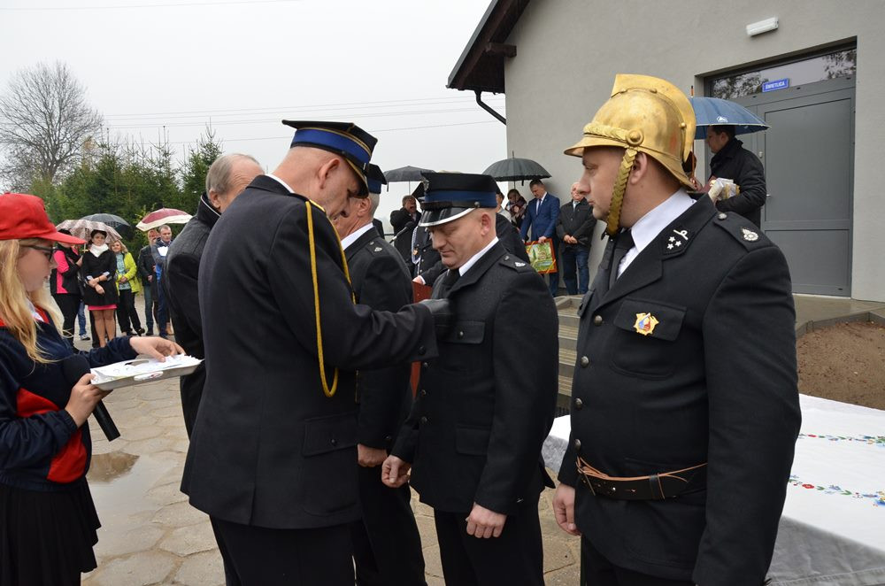 Kożyczkowo. Strażacy z odnowioną remizą i nowym sztandarem