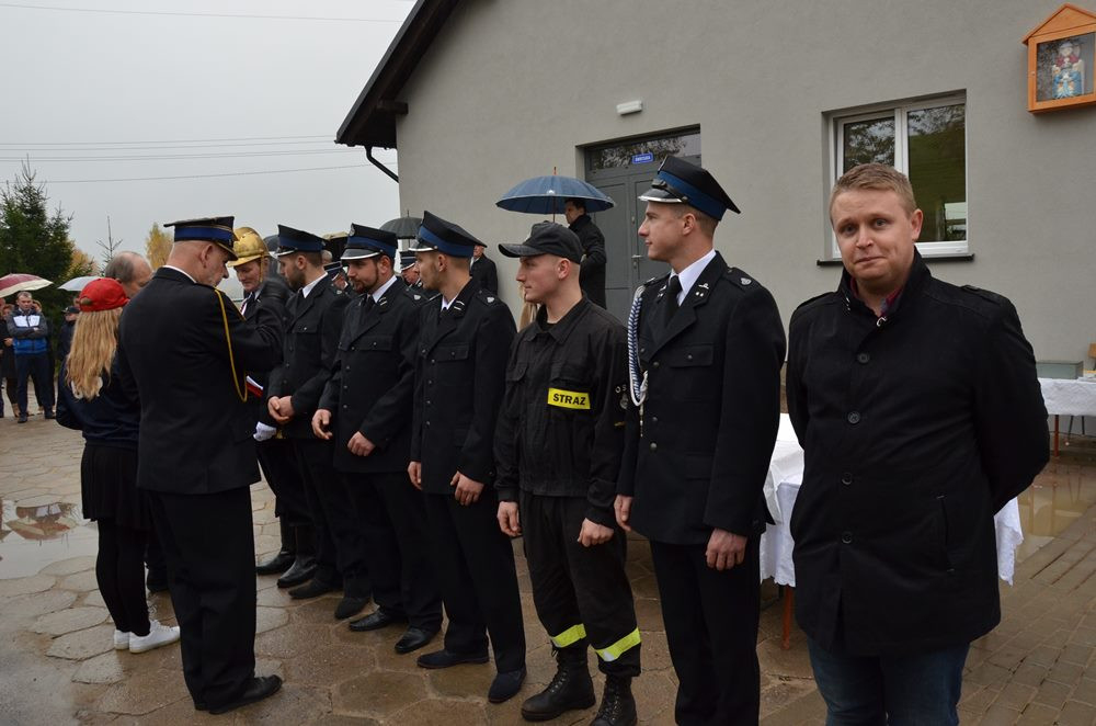 Kożyczkowo. Strażacy z odnowioną remizą i nowym sztandarem