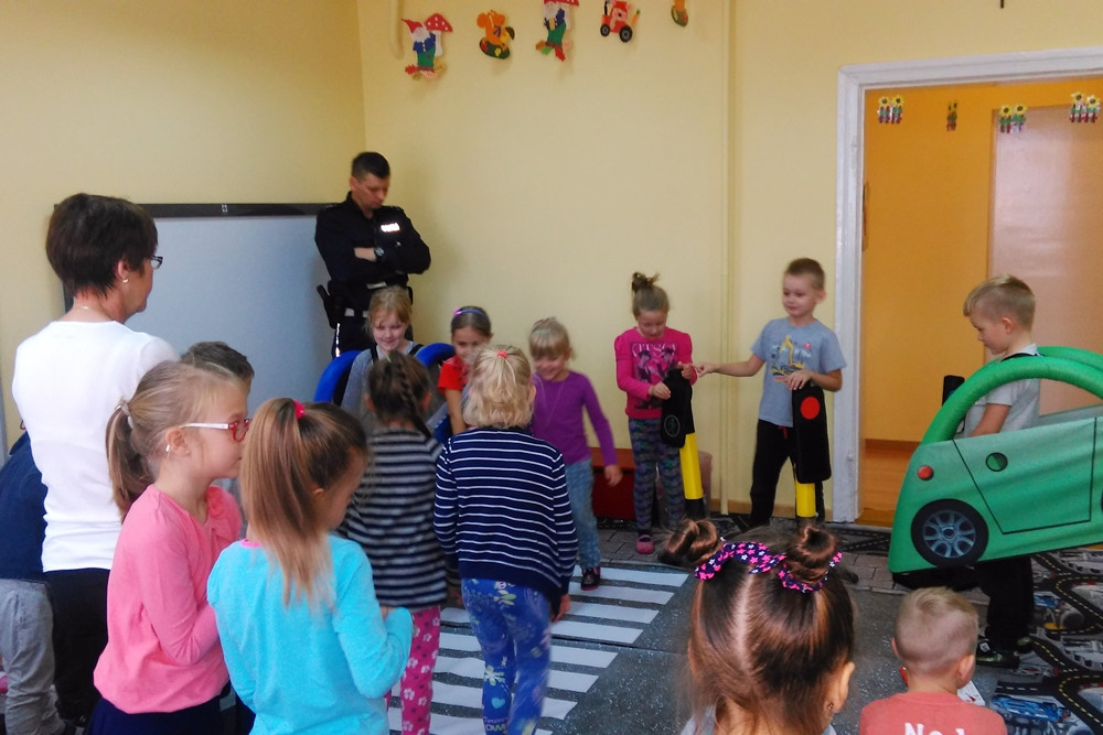 Przedszkolaki z gminy Sulęczyno uczą się o bezpieczeństwie na drodze