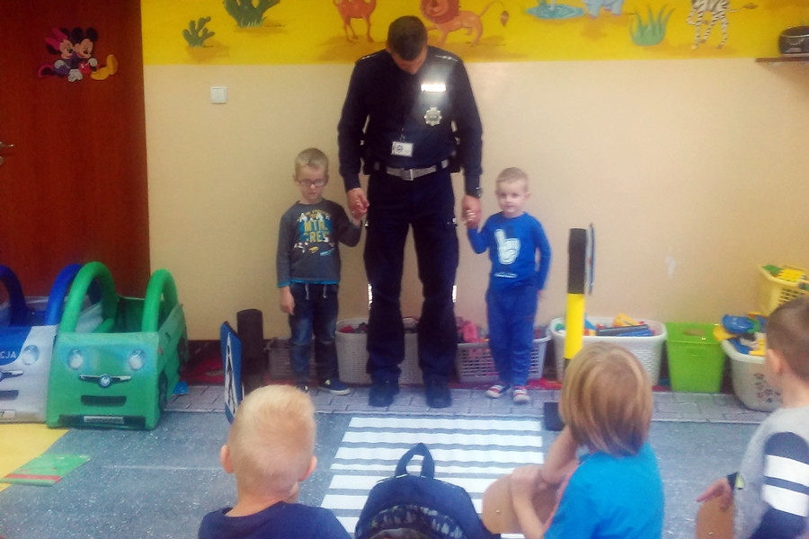 Przedszkolaki z gminy Sulęczyno uczą się o bezpieczeństwie na drodze