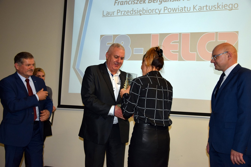 Gala Przedsiębiorcy Powiatu Kartuskiego. Firma FB-Jelcz z Chwaszczyna z główną nagrodą