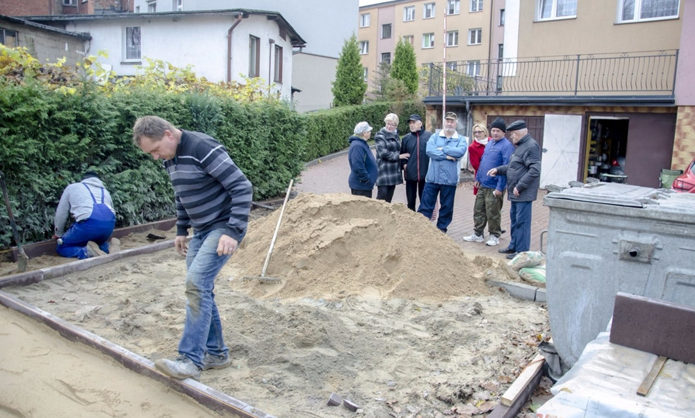 Kartuskie Inicjatywy Mieszkańców. Przy ul. Bielińskiego powstał kącik seniora