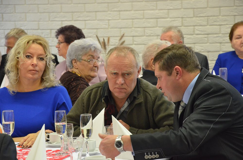 Stężyca. Złote i diamentowe gody świętowało 17 par. Seniorzy odebrali medale i upominki