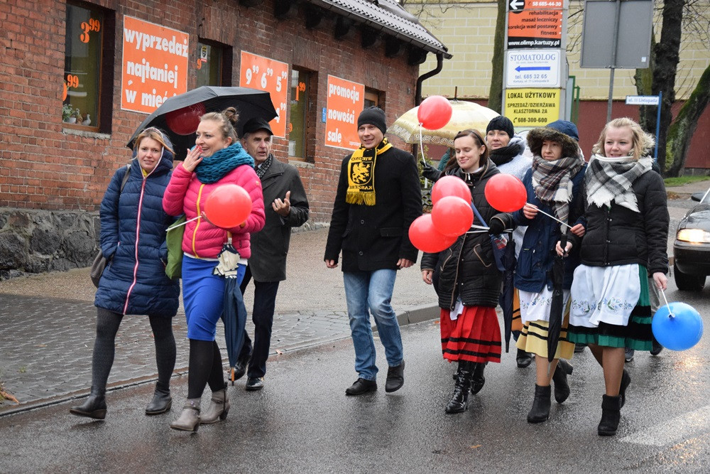 Marsz Szlachetnej Paczki w Kartuzach. Zachęcali do włączenia się w akcję