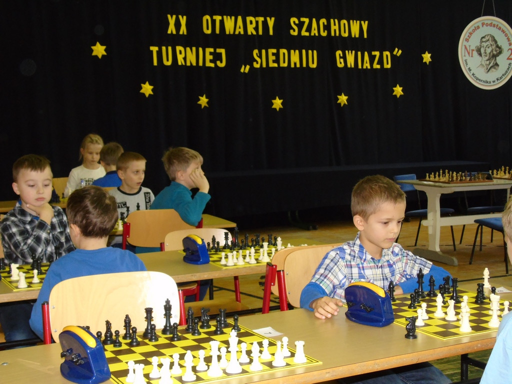 Szachy. Prawie stu młodych uczestników Turnieju Siedmiu Gwiazd w Kartuzach