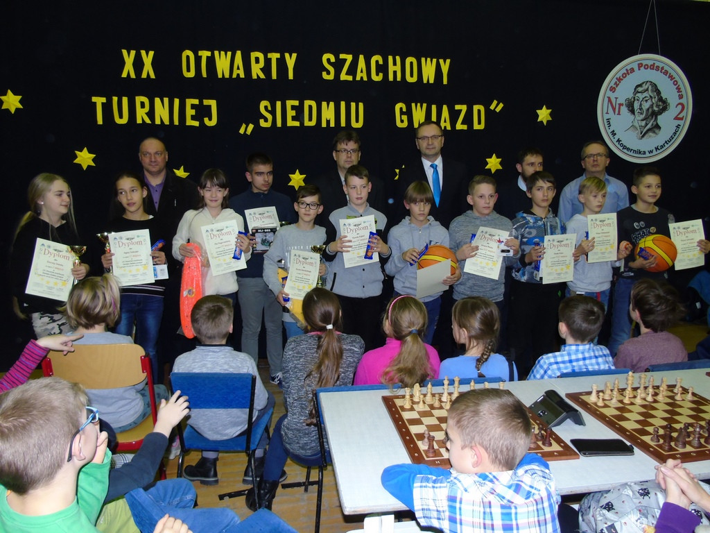 Szachy. Prawie stu młodych uczestników Turnieju Siedmiu Gwiazd w Kartuzach