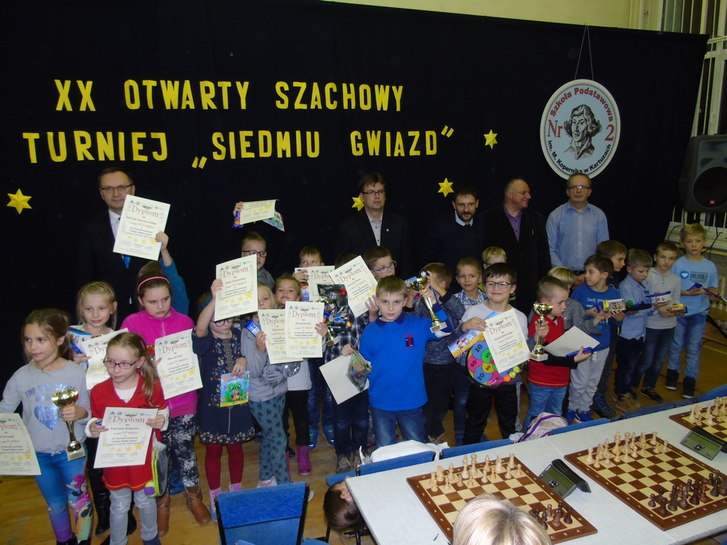 Szachy. Prawie stu młodych uczestników Turnieju Siedmiu Gwiazd w Kartuzach