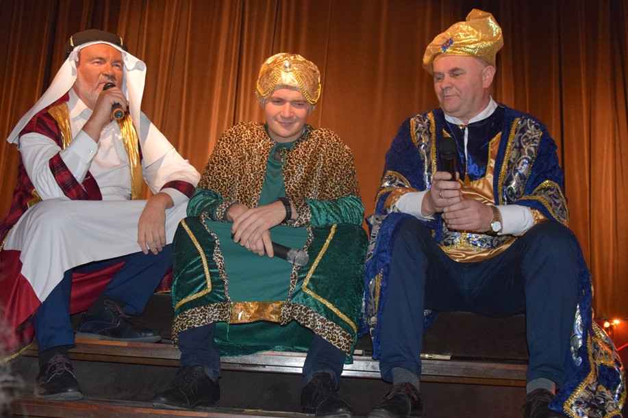 Nauczyciele Klasztornej kolejny raz dali popis gry aktorskiej w charytatywnych jasełkach