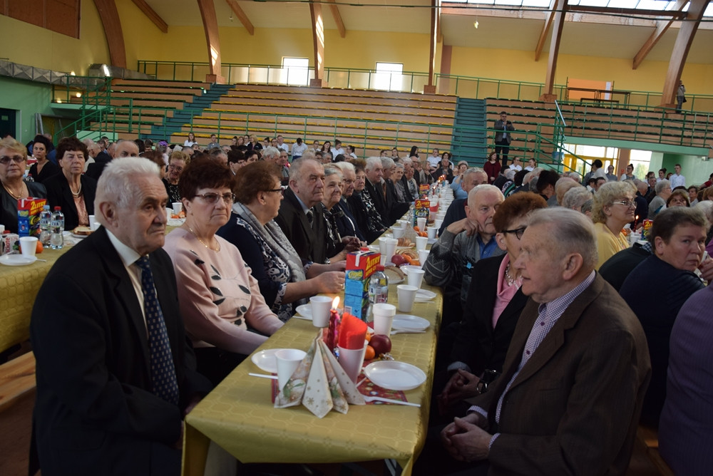 Przodkowska Biesiada Seniorów. Setki gości, życzenia i dzielenie się opłatkiem