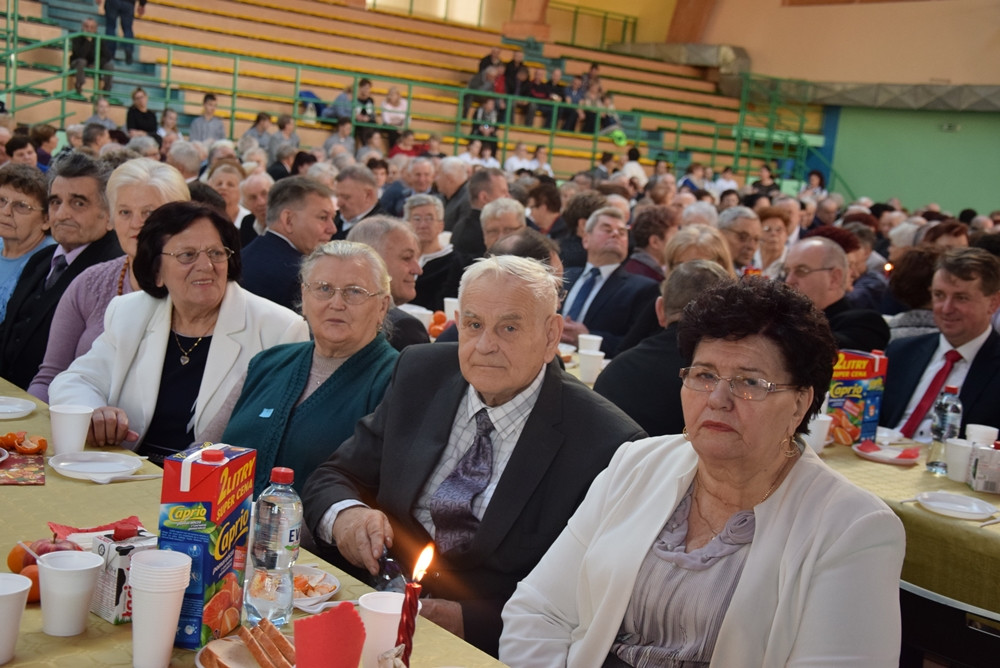 Przodkowska Biesiada Seniorów. Setki gości, życzenia i dzielenie się opłatkiem