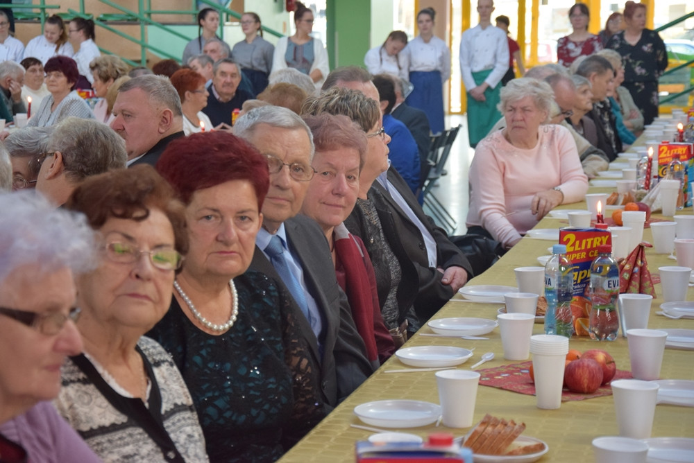 Przodkowska Biesiada Seniorów. Setki gości, życzenia i dzielenie się opłatkiem