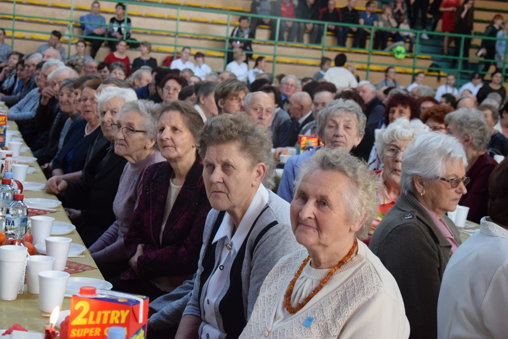 Przodkowska Biesiada Seniorów. Setki gości, życzenia i dzielenie się opłatkiem