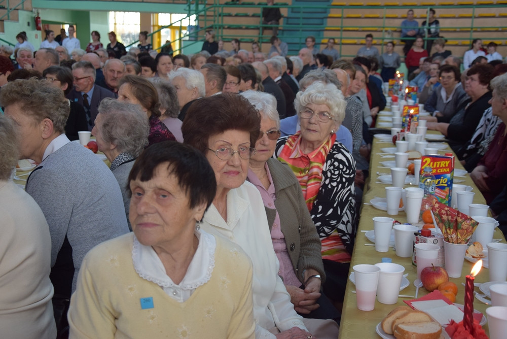 Przodkowska Biesiada Seniorów. Setki gości, życzenia i dzielenie się opłatkiem