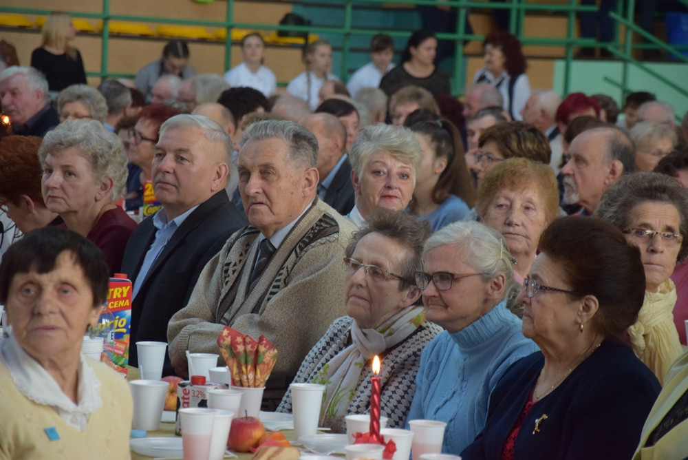 Przodkowska Biesiada Seniorów. Setki gości, życzenia i dzielenie się opłatkiem