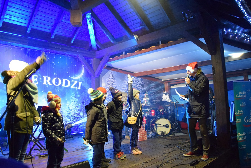 Jarmark Bożonarodzeniowy w Żukowie. Kolędy, rękodzieło i swojskie specjały