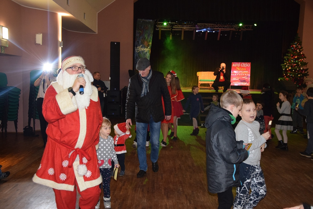 Mikołaj w Kartuskim Centrum Kultury rozdawał prezenty i zachęcał do zabawy