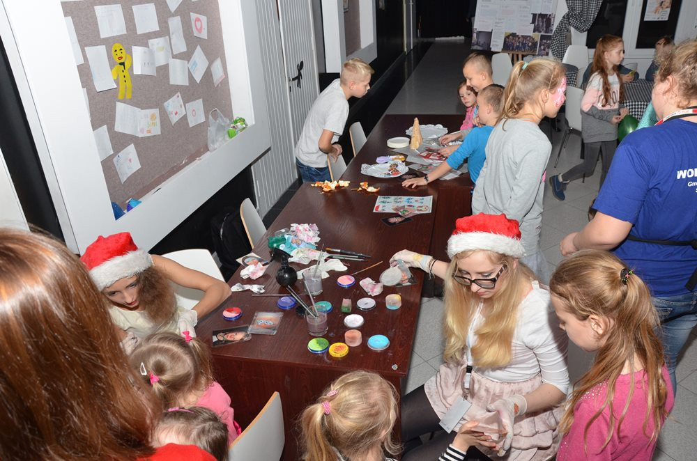 Chmielno. Warsztaty plastyczne, kulinarne, konkursy i wesołe spotkanie z Mikołajem