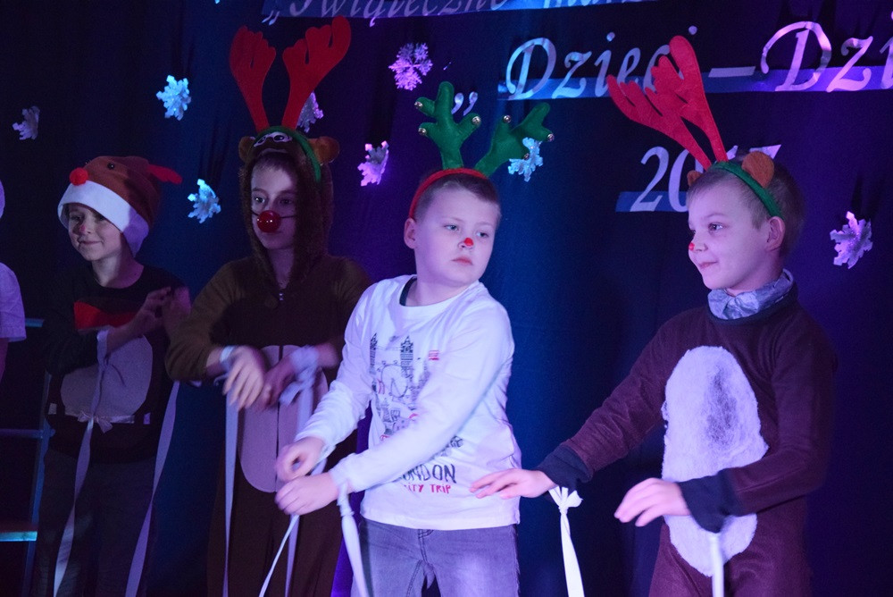 Kartuzy. Magiczny koncert charytatywny w SP nr2. Wspaniałe występy i ciekawe licytacje