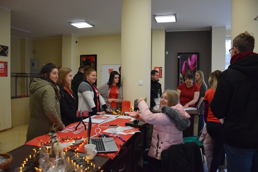 Kartuzy. Finał Szlachetnej Paczki. W akcji wzięli udział m.in. marynarze z Gdyni