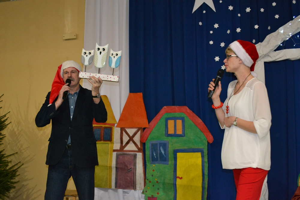 Dzierżążno. Kiermasz Świąteczny z jasełkami, występami i licytacjami