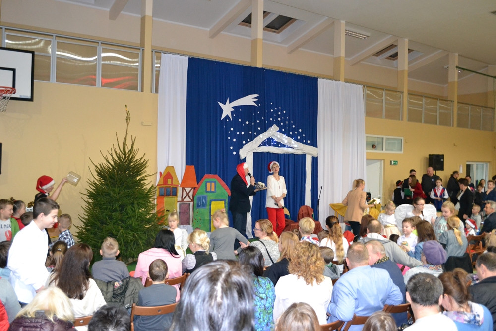 Dzierżążno. Kiermasz Świąteczny z jasełkami, występami i licytacjami