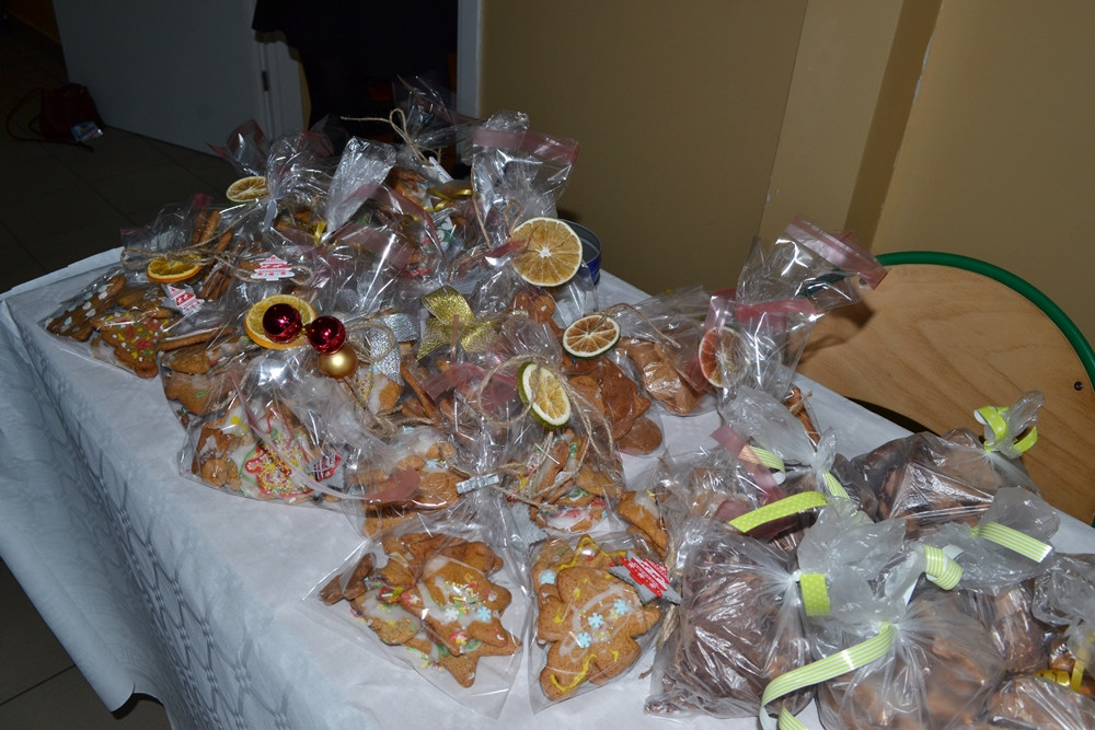 Dzierżążno. Kiermasz Świąteczny z jasełkami, występami i licytacjami