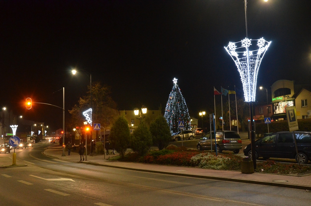 Gwiazdy, fontanny, bałwanki i choinki. Świąteczne iluminacje w powiecie kartuskim