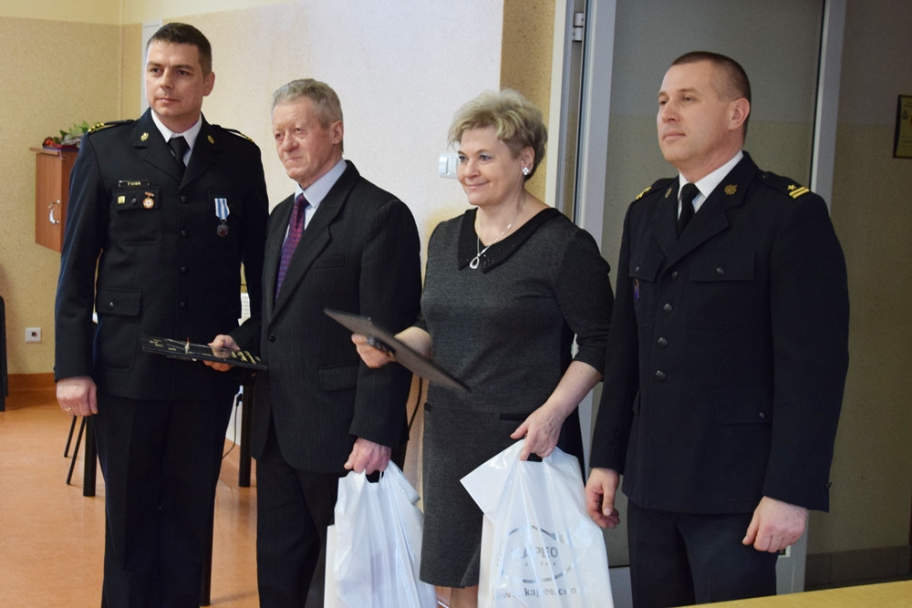 Kartuzy. Nagrody i odznaczenia za dar życia trafiły do strażaków-krwiodawców