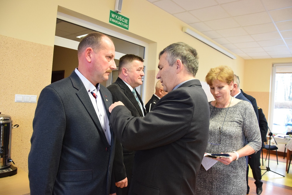 Kartuzy. Nagrody i odznaczenia za dar życia trafiły do strażaków-krwiodawców