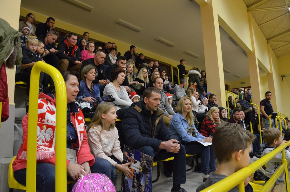 Sierakowice. Emocjonujący mecz KS BAT z BPS Basket Kwidzyn i akcja na rzecz Amelki