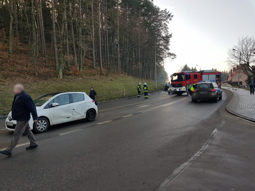 Borowo. Zderzenie trzech aut. Były utrudnienia w ruchu