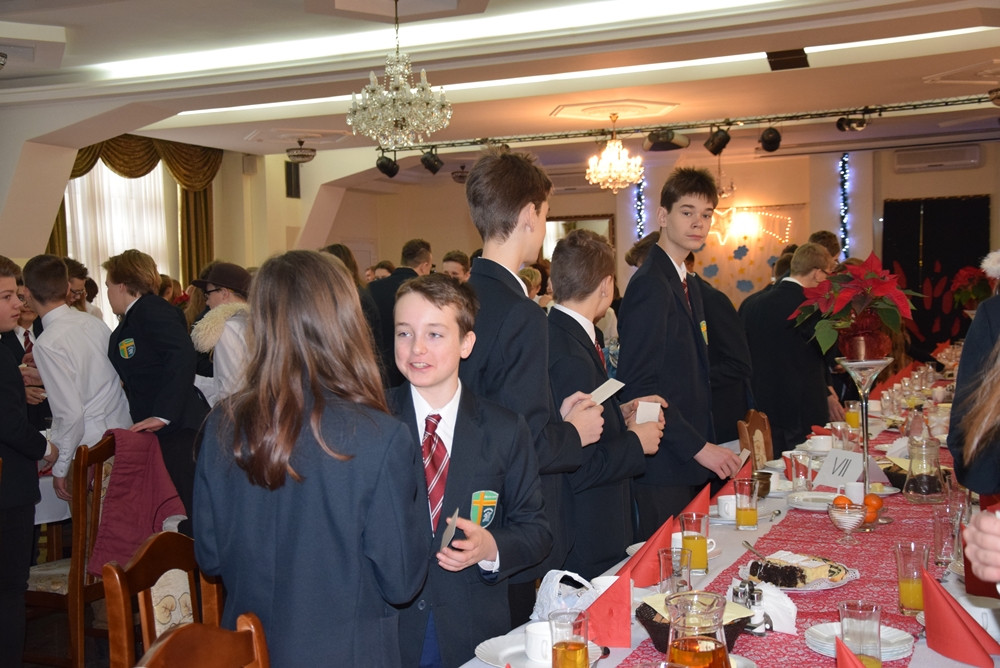 Wspaniałe jasełka i spotkanie opłatkowe kartuskiego 