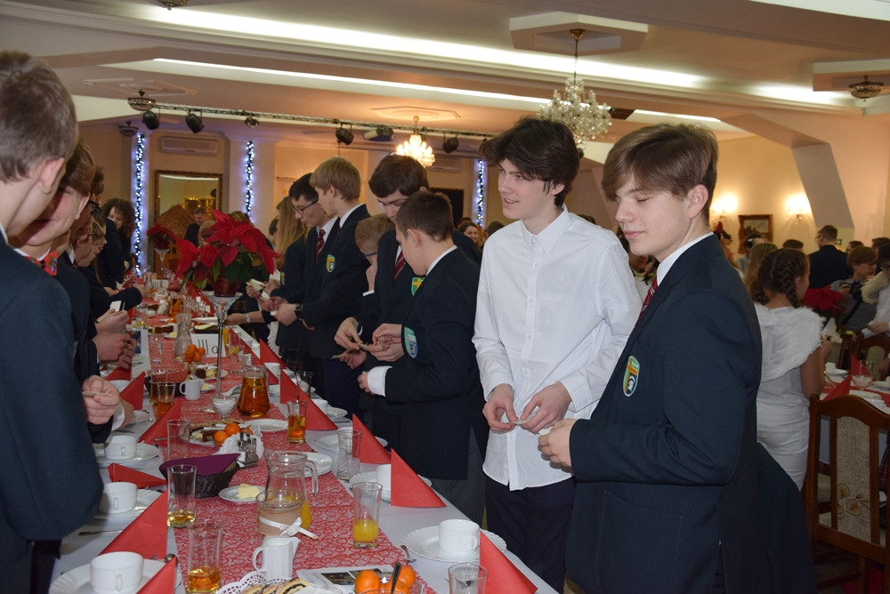 Wspaniałe jasełka i spotkanie opłatkowe kartuskiego 