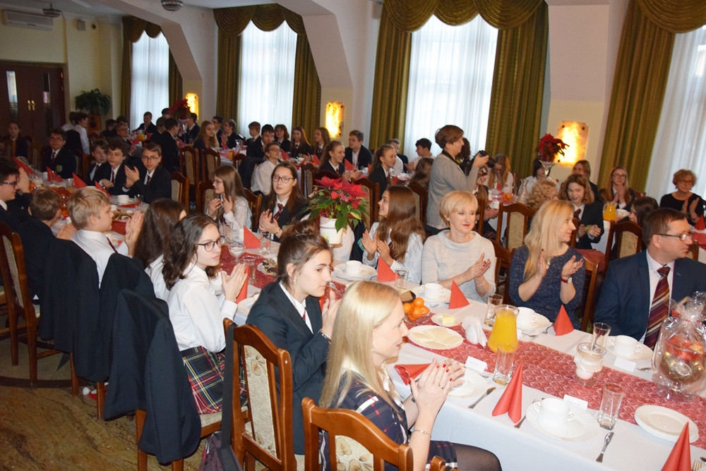 Wspaniałe jasełka i spotkanie opłatkowe kartuskiego 