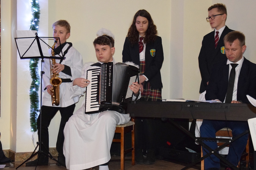 Wspaniałe jasełka i spotkanie opłatkowe kartuskiego 