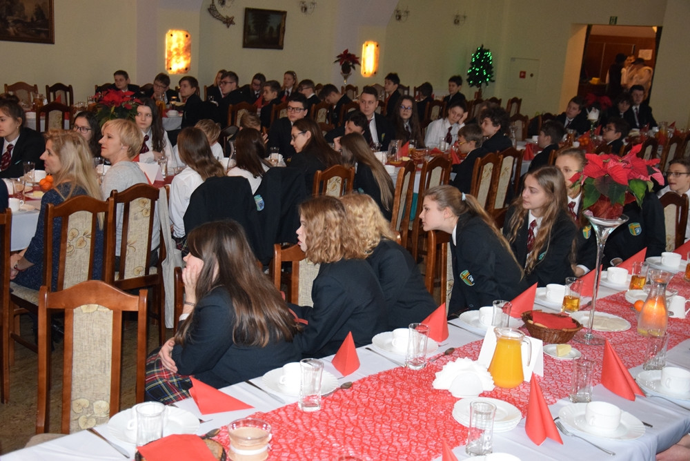 Wspaniałe jasełka i spotkanie opłatkowe kartuskiego 