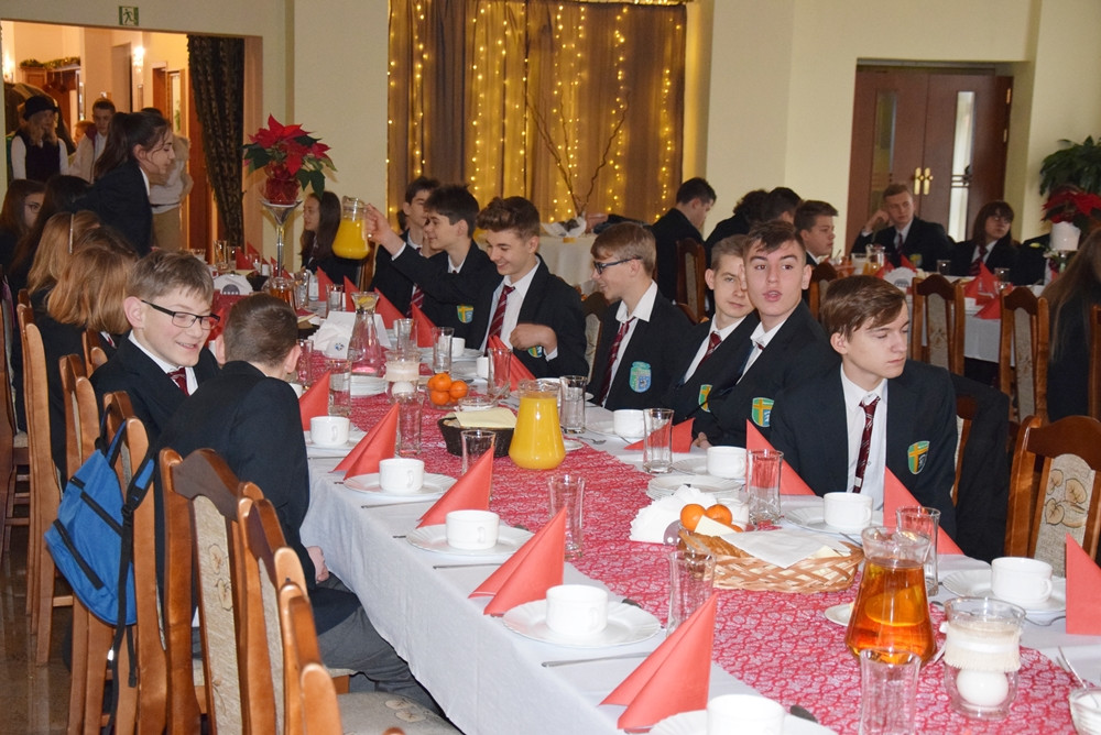 Wspaniałe jasełka i spotkanie opłatkowe kartuskiego 