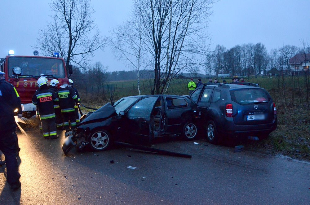 Poważny wypadek na drodze Łosienice - Klukowa Huta. Trzy osoby ranne