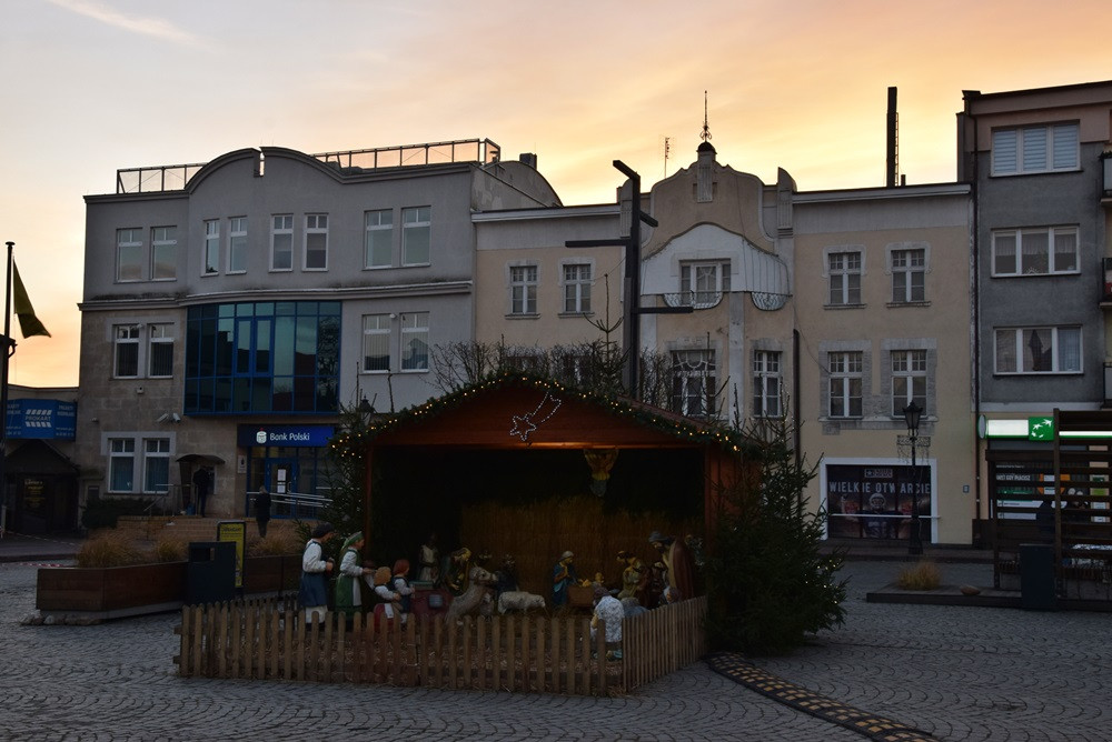 Żywa szopka w Mirachowie i tradycyjne szopki w kościołach