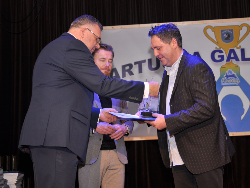 Sportowcy, trenerzy, działacze nagrodzeni na II Kartuskiej Gali Sportu