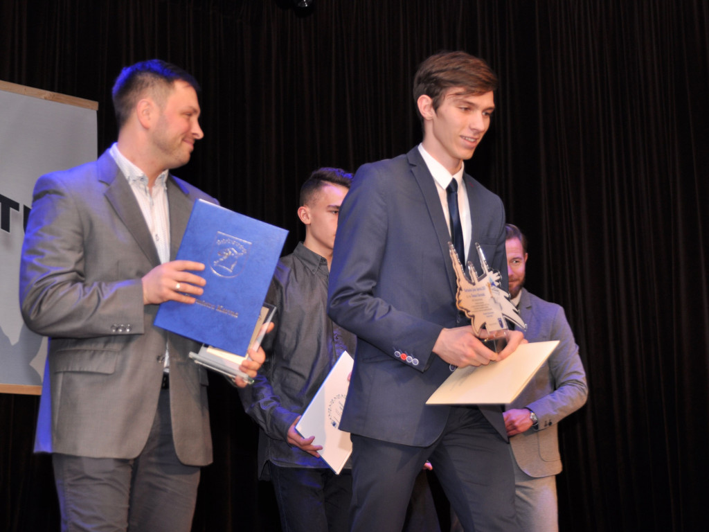 Sportowcy, trenerzy, działacze nagrodzeni na II Kartuskiej Gali Sportu