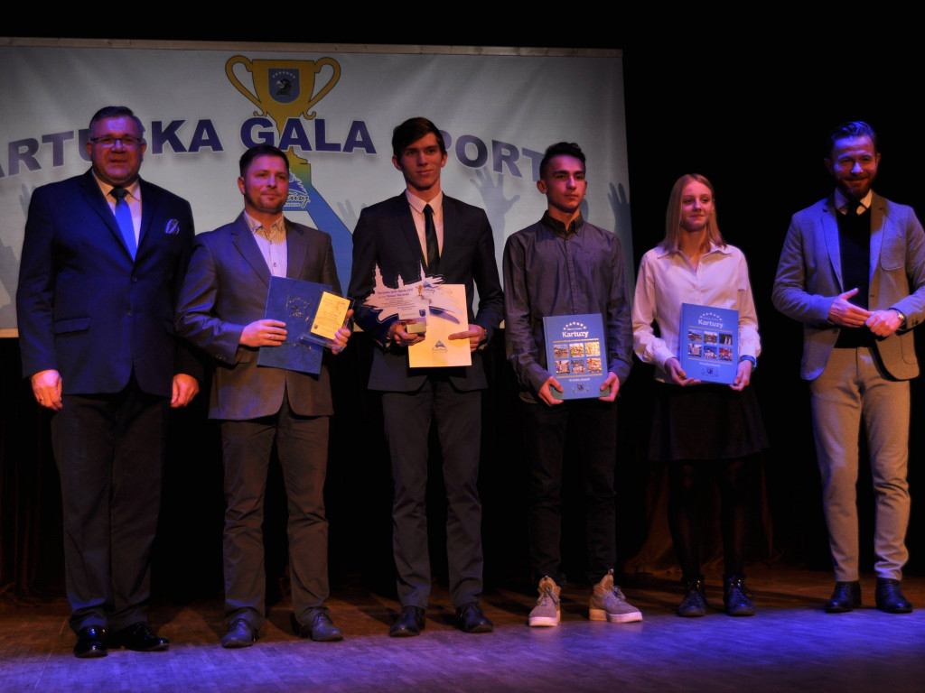 Sportowcy, trenerzy, działacze nagrodzeni na II Kartuskiej Gali Sportu