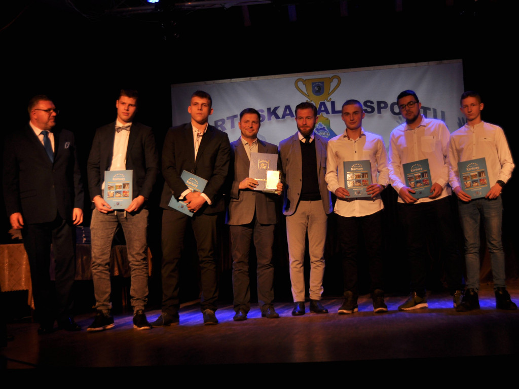 Sportowcy, trenerzy, działacze nagrodzeni na II Kartuskiej Gali Sportu